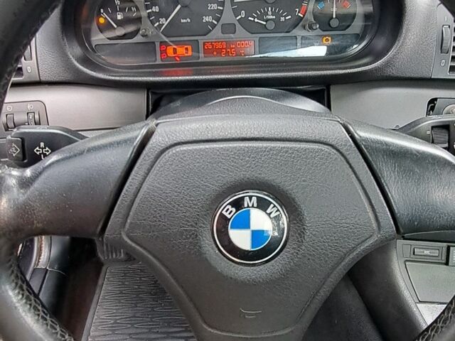 Черный БМВ 3 Серия, объемом двигателя 2 л и пробегом 267 тыс. км за 4300 $, фото 6 на Automoto.ua