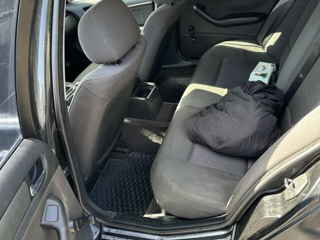 Чорний БМВ 3 Серія, об'ємом двигуна 2 л та пробігом 230 тис. км за 2999 $, фото 13 на Automoto.ua