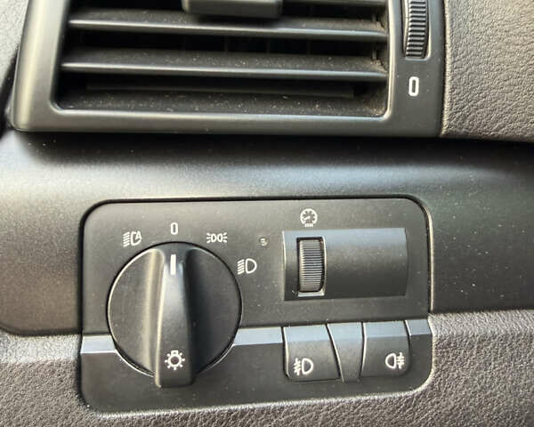 Черный БМВ 3 Серия, объемом двигателя 3 л и пробегом 368 тыс. км за 9000 $, фото 49 на Automoto.ua