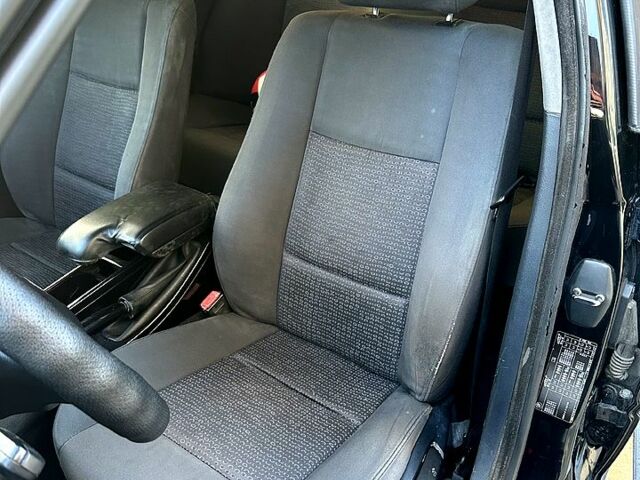 Черный БМВ 3 Серия, объемом двигателя 1.8 л и пробегом 255 тыс. км за 6100 $, фото 6 на Automoto.ua