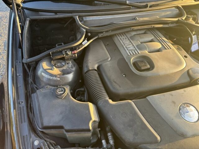 Чорний БМВ 3 Серія, об'ємом двигуна 2 л та пробігом 300 тис. км за 2700 $, фото 3 на Automoto.ua