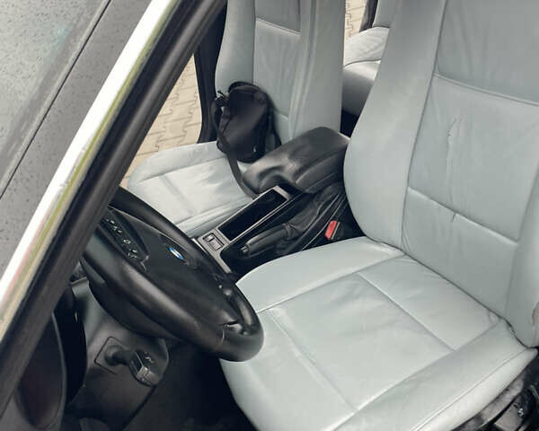 Черный БМВ 3 Серия, объемом двигателя 2 л и пробегом 292 тыс. км за 4800 $, фото 17 на Automoto.ua