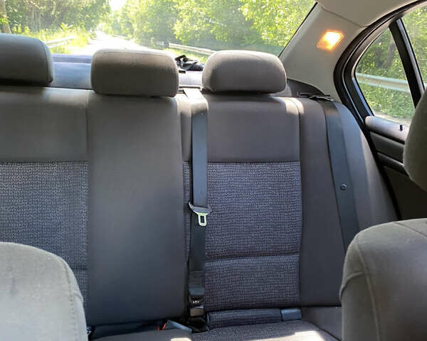 Чорний БМВ 3 Серія, об'ємом двигуна 1.8 л та пробігом 300 тис. км за 5500 $, фото 4 на Automoto.ua