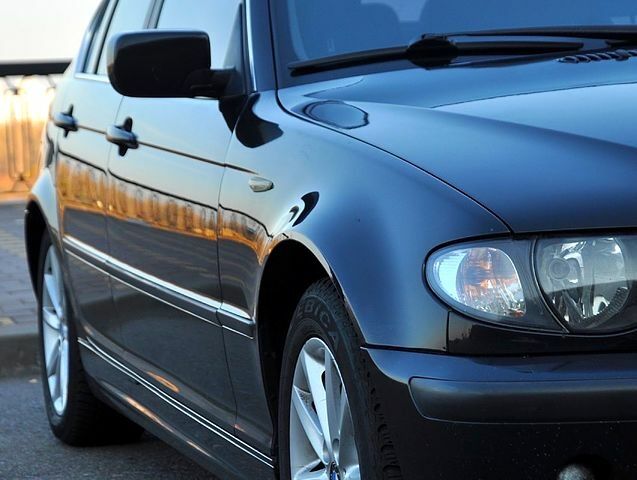 Чорний БМВ 3 Серія, об'ємом двигуна 1.8 л та пробігом 263 тис. км за 6000 $, фото 1 на Automoto.ua