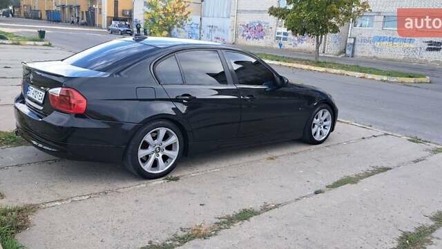 Черный БМВ 3 Серия, объемом двигателя 2.5 л и пробегом 333 тыс. км за 7999 $, фото 7 на Automoto.ua