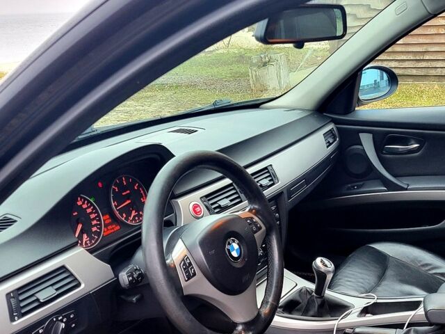 Черный БМВ 3 Серия, объемом двигателя 2 л и пробегом 300 тыс. км за 8000 $, фото 5 на Automoto.ua