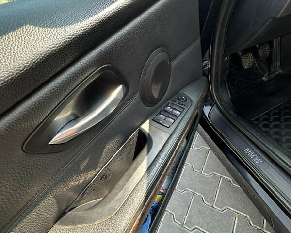 Чорний БМВ 3 Серія, об'ємом двигуна 3 л та пробігом 168 тис. км за 5555 $, фото 30 на Automoto.ua