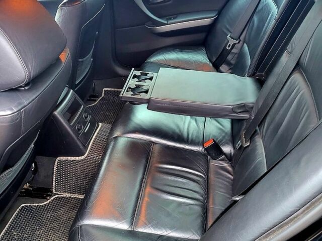 Черный БМВ 3 Серия, объемом двигателя 2 л и пробегом 300 тыс. км за 8000 $, фото 6 на Automoto.ua