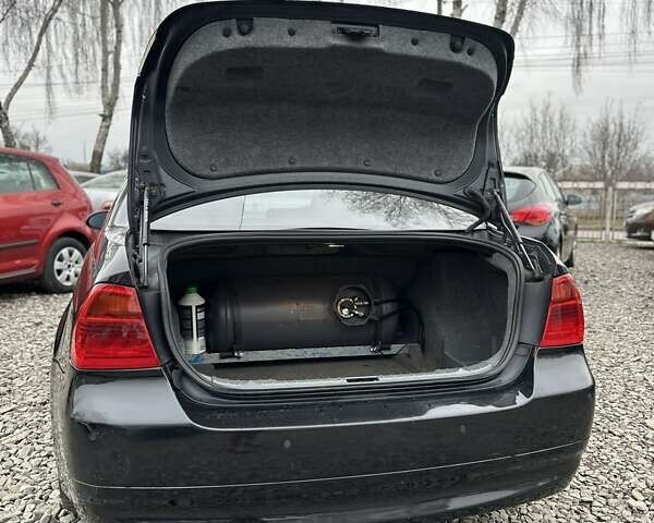 Чорний БМВ 3 Серія, об'ємом двигуна 2.5 л та пробігом 300 тис. км за 7700 $, фото 8 на Automoto.ua