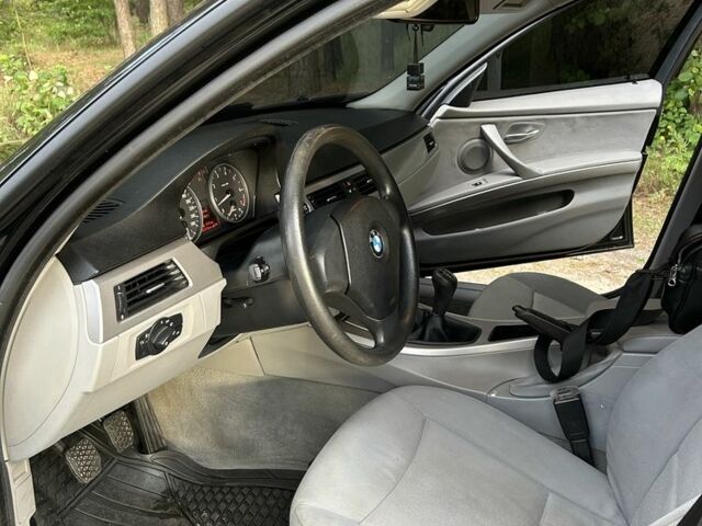 Черный БМВ 3 Серия, объемом двигателя 2 л и пробегом 262 тыс. км за 5600 $, фото 5 на Automoto.ua