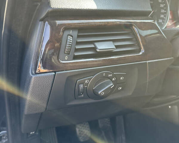 Чорний БМВ 3 Серія, об'ємом двигуна 3 л та пробігом 168 тис. км за 5555 $, фото 33 на Automoto.ua