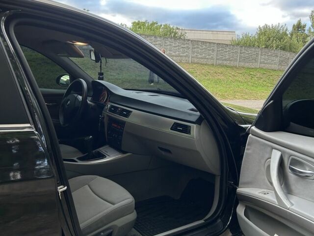 Черный БМВ 3 Серия, объемом двигателя 2 л и пробегом 262 тыс. км за 5600 $, фото 6 на Automoto.ua