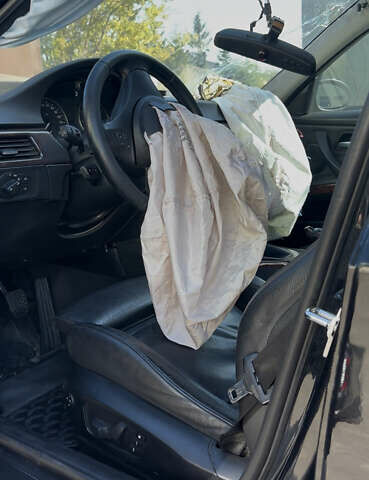 Чорний БМВ 3 Серія, об'ємом двигуна 3 л та пробігом 168 тис. км за 5555 $, фото 12 на Automoto.ua