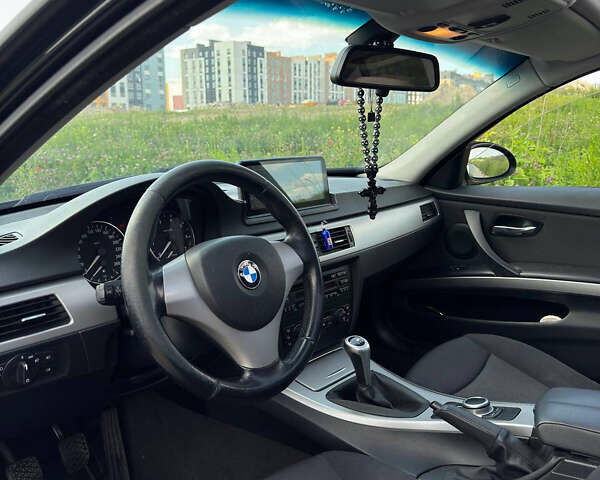 Черный БМВ 3 Серия, объемом двигателя 2 л и пробегом 352 тыс. км за 7800 $, фото 8 на Automoto.ua