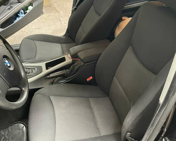 Черный БМВ 3 Серия, объемом двигателя 2 л и пробегом 286 тыс. км за 6950 $, фото 36 на Automoto.ua