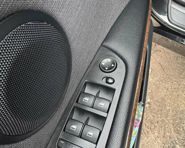 Чорний БМВ 3 Серія, об'ємом двигуна 2.5 л та пробігом 200 тис. км за 7500 $, фото 17 на Automoto.ua