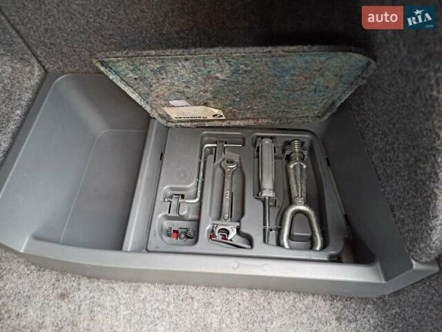 Черный БМВ 3 Серия, объемом двигателя 2 л и пробегом 184 тыс. км за 8600 $, фото 23 на Automoto.ua