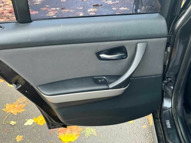 Черный БМВ 3 Серия, объемом двигателя 2 л и пробегом 328 тыс. км за 6990 $, фото 23 на Automoto.ua