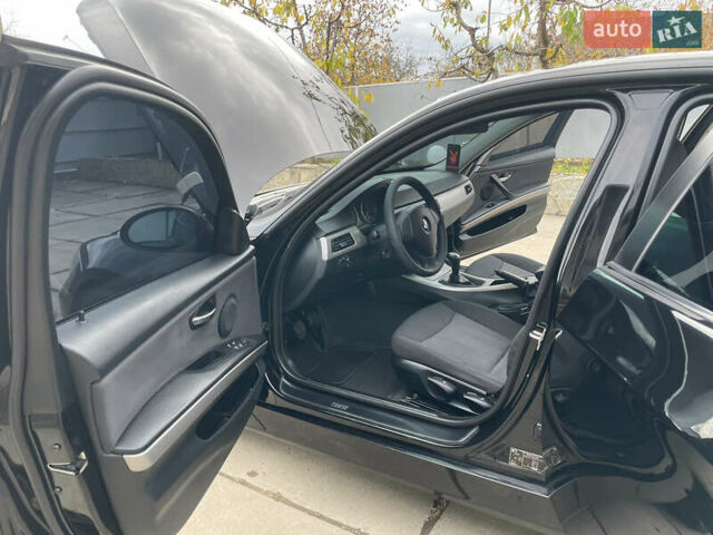 Чорний БМВ 3 Серія, об'ємом двигуна 2 л та пробігом 318 тис. км за 6999 $, фото 43 на Automoto.ua