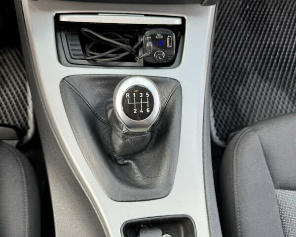 Чорний БМВ 3 Серія, об'ємом двигуна 2 л та пробігом 312 тис. км за 7700 $, фото 14 на Automoto.ua