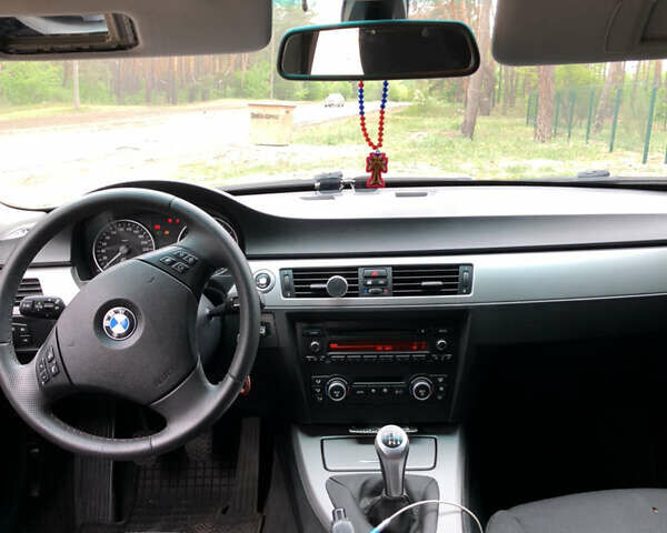 Черный БМВ 3 Серия, объемом двигателя 2 л и пробегом 350 тыс. км за 7900 $, фото 6 на Automoto.ua