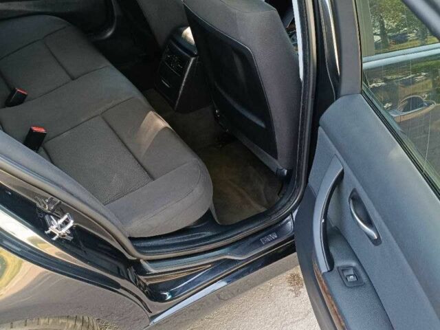 Черный БМВ 3 Серия, объемом двигателя 2 л и пробегом 230 тыс. км за 7450 $, фото 22 на Automoto.ua