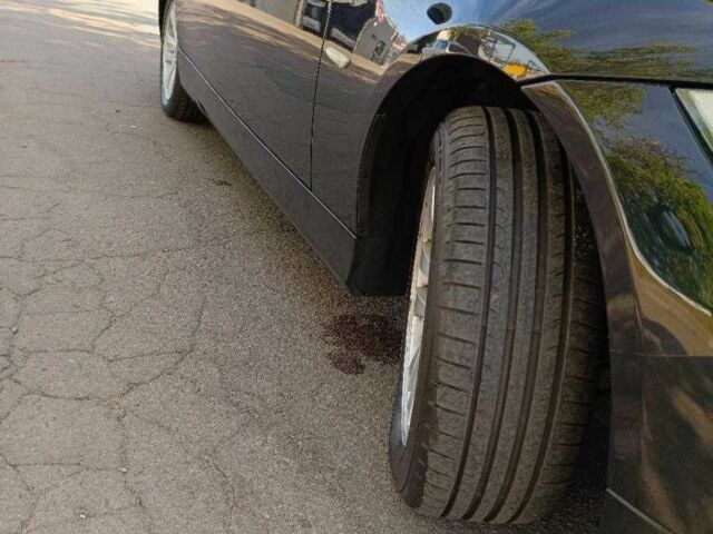 Черный БМВ 3 Серия, объемом двигателя 2 л и пробегом 230 тыс. км за 7450 $, фото 5 на Automoto.ua