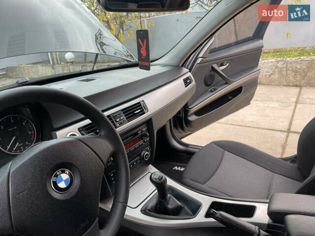 Чорний БМВ 3 Серія, об'ємом двигуна 2 л та пробігом 318 тис. км за 6999 $, фото 41 на Automoto.ua