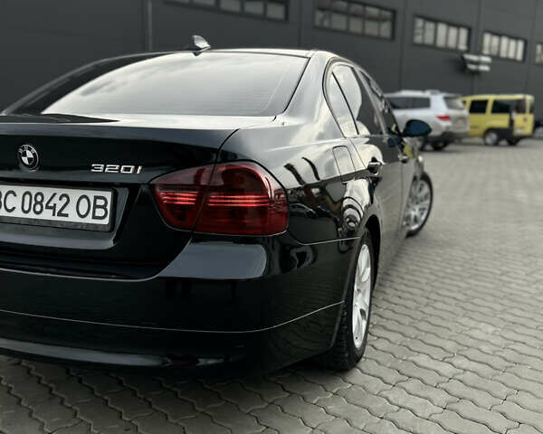 Черный БМВ 3 Серия, объемом двигателя 2 л и пробегом 255 тыс. км за 9000 $, фото 1 на Automoto.ua