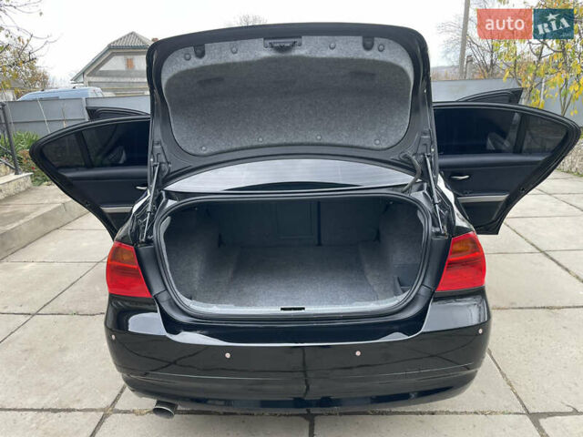 Чорний БМВ 3 Серія, об'ємом двигуна 2 л та пробігом 318 тис. км за 6999 $, фото 46 на Automoto.ua
