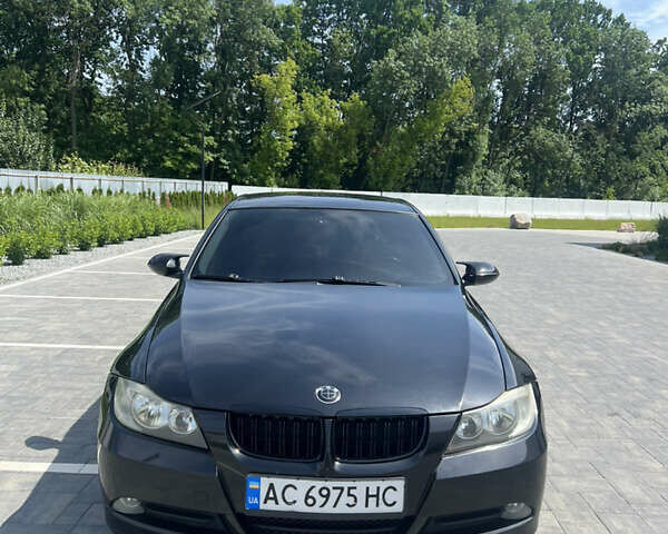 Черный БМВ 3 Серия, объемом двигателя 2 л и пробегом 300 тыс. км за 3500 $, фото 1 на Automoto.ua