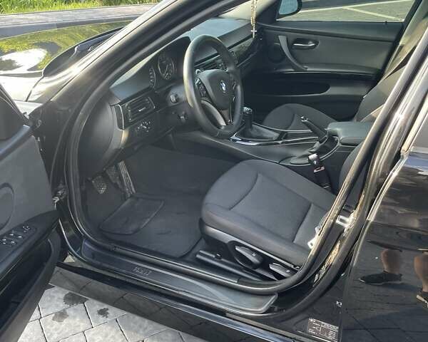 Черный БМВ 3 Серия, объемом двигателя 2 л и пробегом 195 тыс. км за 7500 $, фото 10 на Automoto.ua