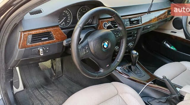 Чорний БМВ 3 Серія, об'ємом двигуна 2.5 л та пробігом 220 тис. км за 9500 $, фото 1 на Automoto.ua