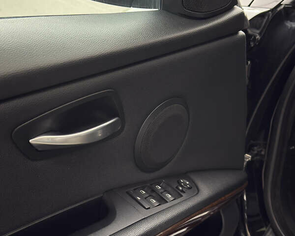 Чорний БМВ 3 Серія, об'ємом двигуна 3 л та пробігом 211 тис. км за 7600 $, фото 7 на Automoto.ua