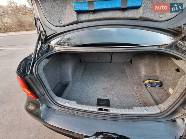 Чорний БМВ 3 Серія, об'ємом двигуна 2 л та пробігом 214 тис. км за 8250 $, фото 6 на Automoto.ua