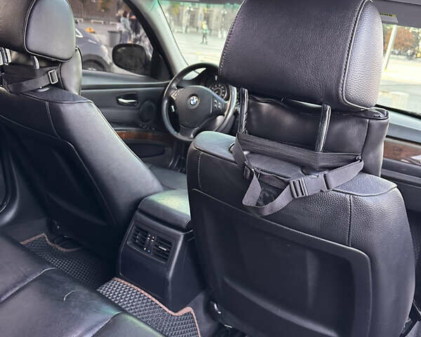 Чорний БМВ 3 Серія, об'ємом двигуна 3 л та пробігом 300 тис. км за 9999 $, фото 6 на Automoto.ua