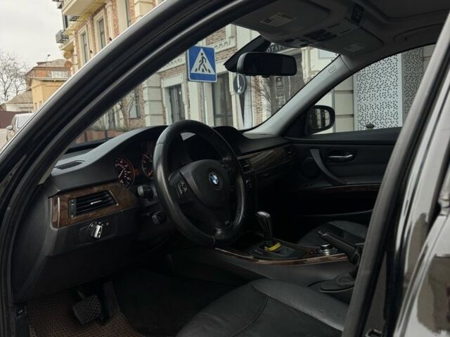 Черный БМВ 3 Серия, объемом двигателя 3 л и пробегом 198 тыс. км за 9400 $, фото 4 на Automoto.ua
