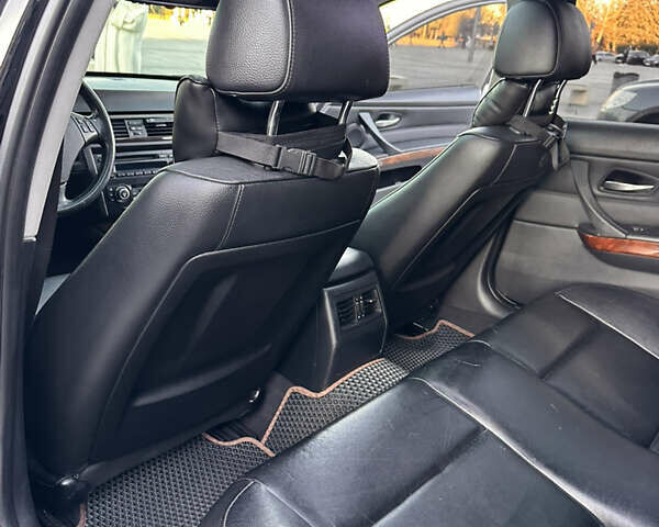 Чорний БМВ 3 Серія, об'ємом двигуна 3 л та пробігом 300 тис. км за 9999 $, фото 7 на Automoto.ua