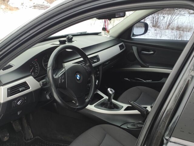 Чорний БМВ 3 Серія, об'ємом двигуна 2 л та пробігом 230 тис. км за 8800 $, фото 6 на Automoto.ua