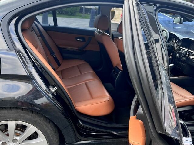 Черный БМВ 3 Серия, объемом двигателя 3 л и пробегом 175 тыс. км за 10500 $, фото 5 на Automoto.ua