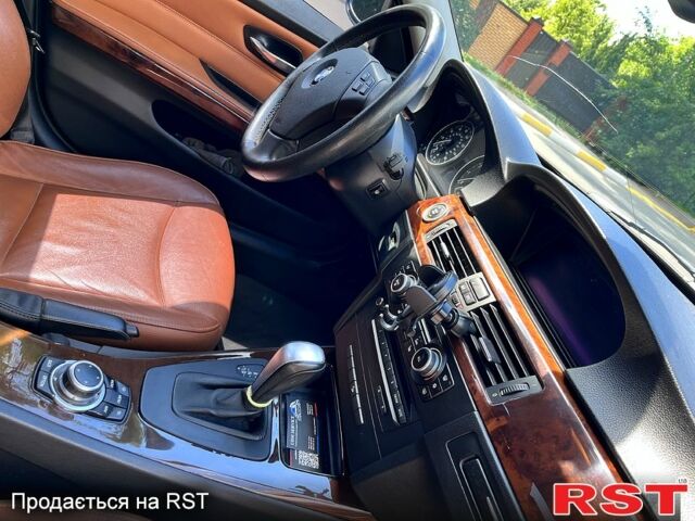 Черный БМВ 3 Серия, объемом двигателя 3 л и пробегом 175 тыс. км за 10500 $, фото 6 на Automoto.ua