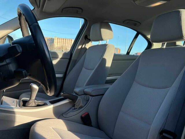 Черный БМВ 3 Серия, объемом двигателя 2 л и пробегом 153 тыс. км за 9999 $, фото 6 на Automoto.ua