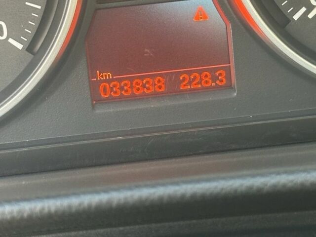 Черный БМВ 3 Серия, объемом двигателя 3 л и пробегом 34 тыс. км за 11000 $, фото 9 на Automoto.ua