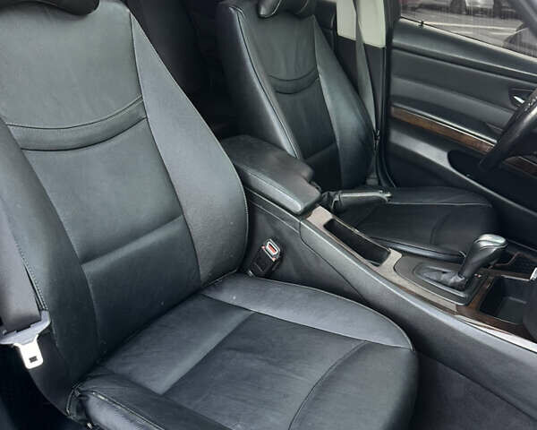 Чорний БМВ 3 Серія, об'ємом двигуна 3 л та пробігом 300 тис. км за 9999 $, фото 8 на Automoto.ua