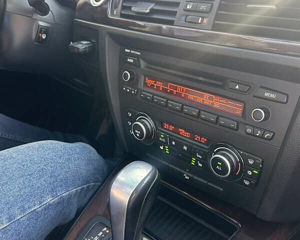 Чорний БМВ 3 Серія, об'ємом двигуна 3 л та пробігом 300 тис. км за 9999 $, фото 18 на Automoto.ua