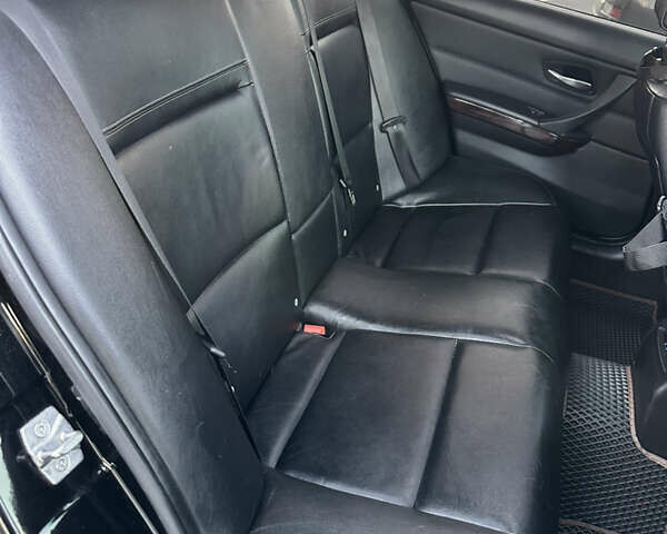 Чорний БМВ 3 Серія, об'ємом двигуна 3 л та пробігом 300 тис. км за 9999 $, фото 20 на Automoto.ua