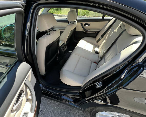 Чорний БМВ 3 Серія, об'ємом двигуна 3 л та пробігом 178 тис. км за 10500 $, фото 14 на Automoto.ua