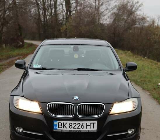 Черный БМВ 3 Серия, объемом двигателя 2 л и пробегом 329 тыс. км за 10400 $, фото 2 на Automoto.ua