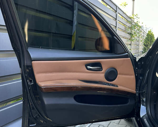 Черный БМВ 3 Серия, объемом двигателя 3 л и пробегом 225 тыс. км за 9500 $, фото 13 на Automoto.ua