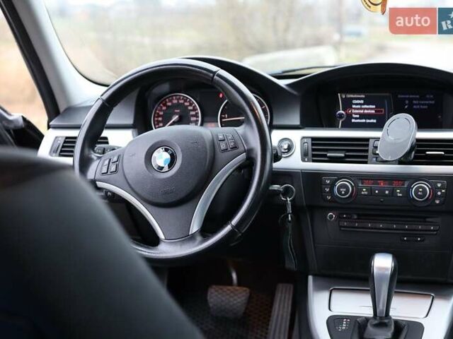 Черный БМВ 3 Серия, объемом двигателя 2 л и пробегом 329 тыс. км за 10400 $, фото 8 на Automoto.ua